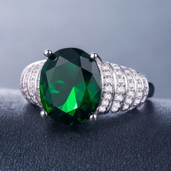 925 Silver Ring Oval Cut Emerald Ring New - Picture 4 of 4